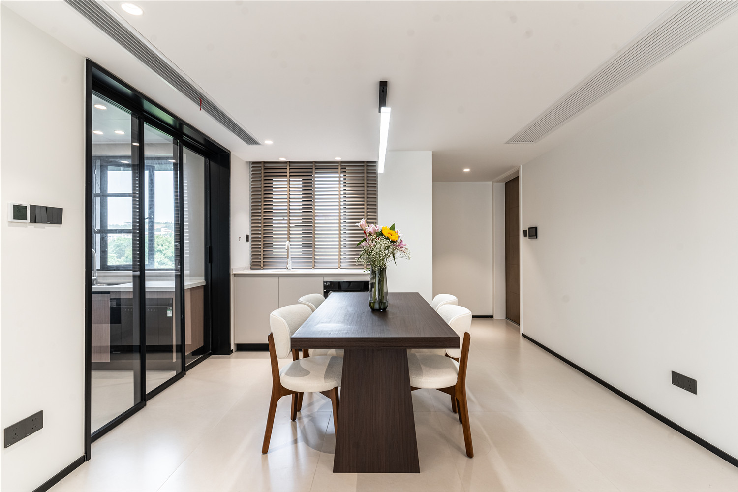 中交越秀知園裝修,意式極簡(jiǎn),武漢裝修設(shè)計(jì)