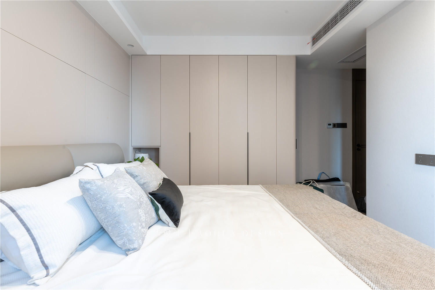 萬科漢口傳奇裝修,現(xiàn)代輕奢風格