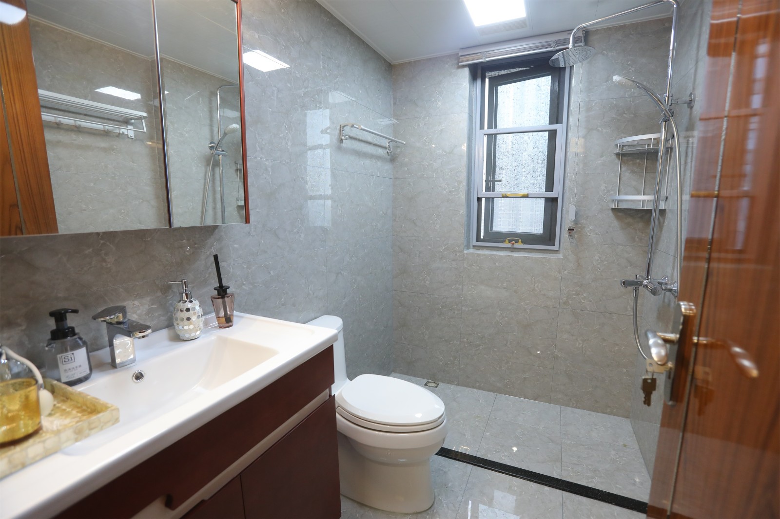 070957430857.jpg 衛生間1.jpg