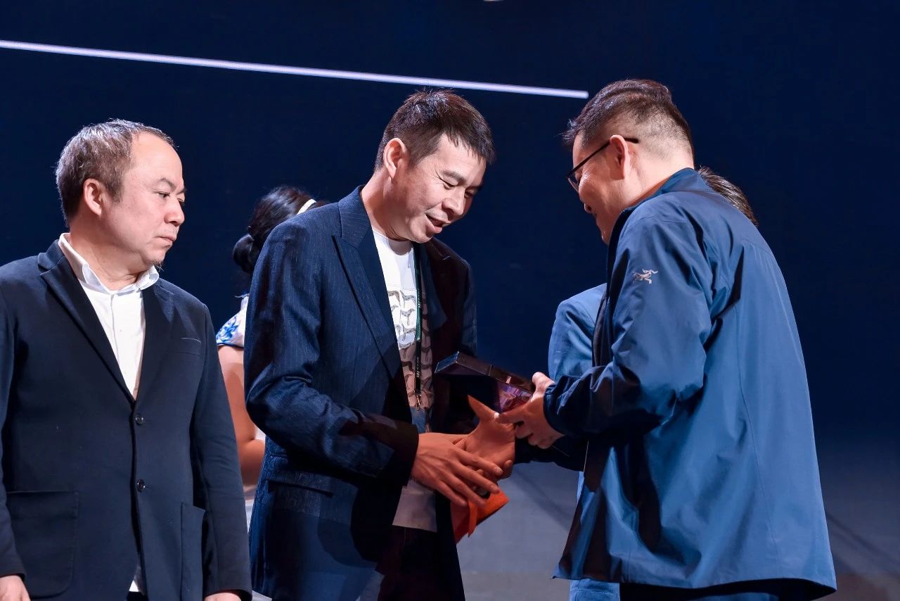 310910070249.jpg 310910070249.jpg